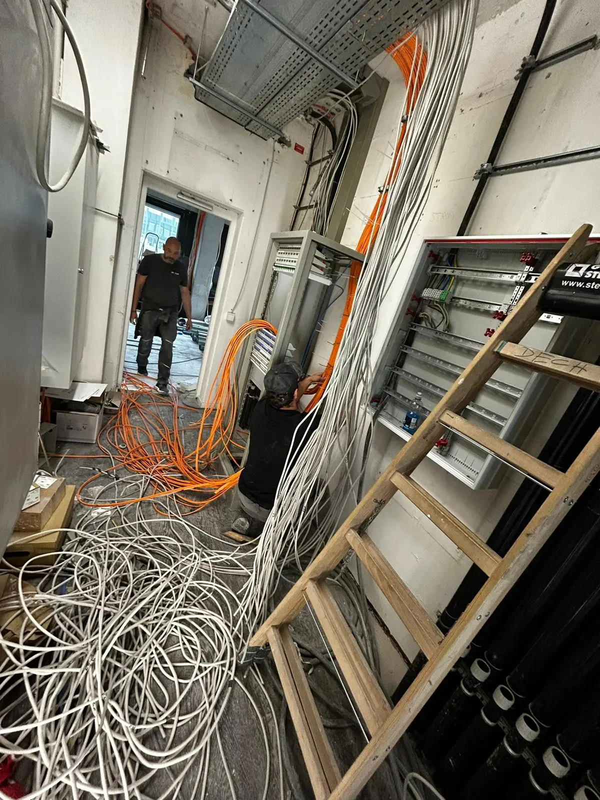 Elektroinstallation von Froler auf einer Baustelle in Adendorf